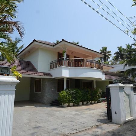 Pinky'S Villa Thiruvananthapuram Exterior foto