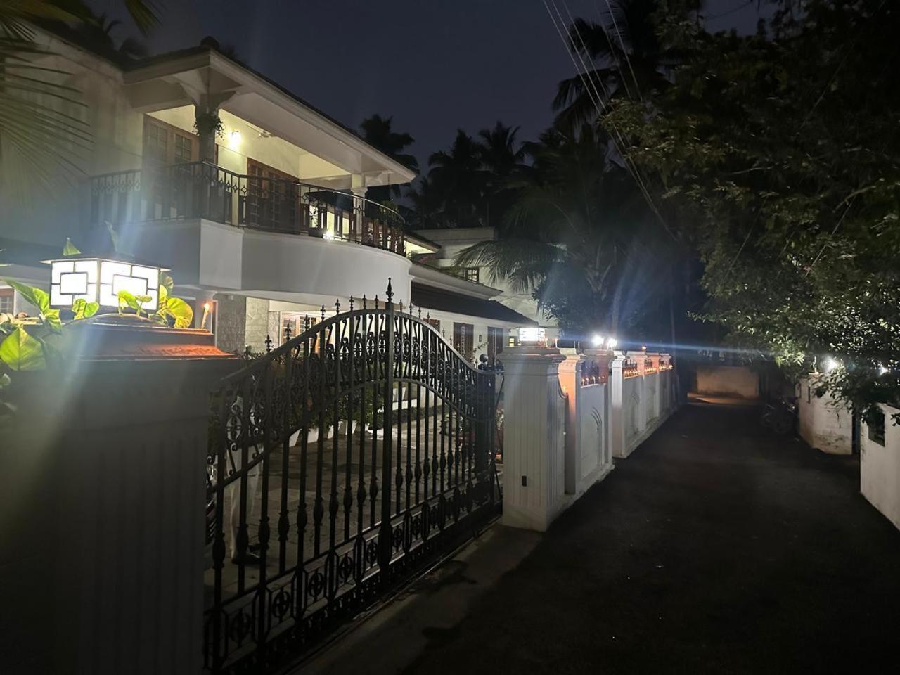 Pinky'S Villa Thiruvananthapuram Exterior foto